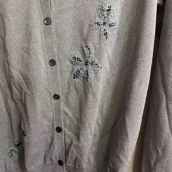 Anne Klein Grey Beaded Embroidered Grey Button Up Cardigan Size Medium - Picture 9 of 9